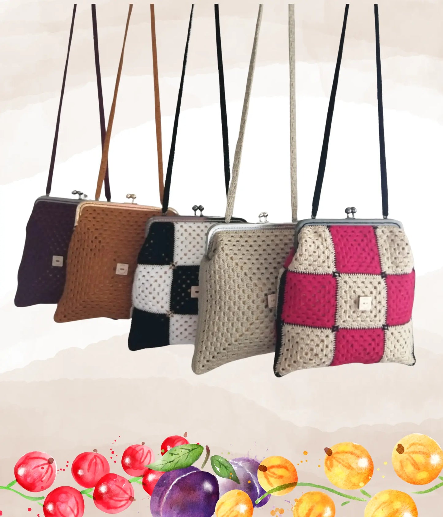 Scopri la versatilità di 'Verena', una borsa artigianale all'uncinetto, perfetta per ogni occasione. Realizzata in cotone con chiusura clik clak in metallo, unisce praticità ed eleganza.