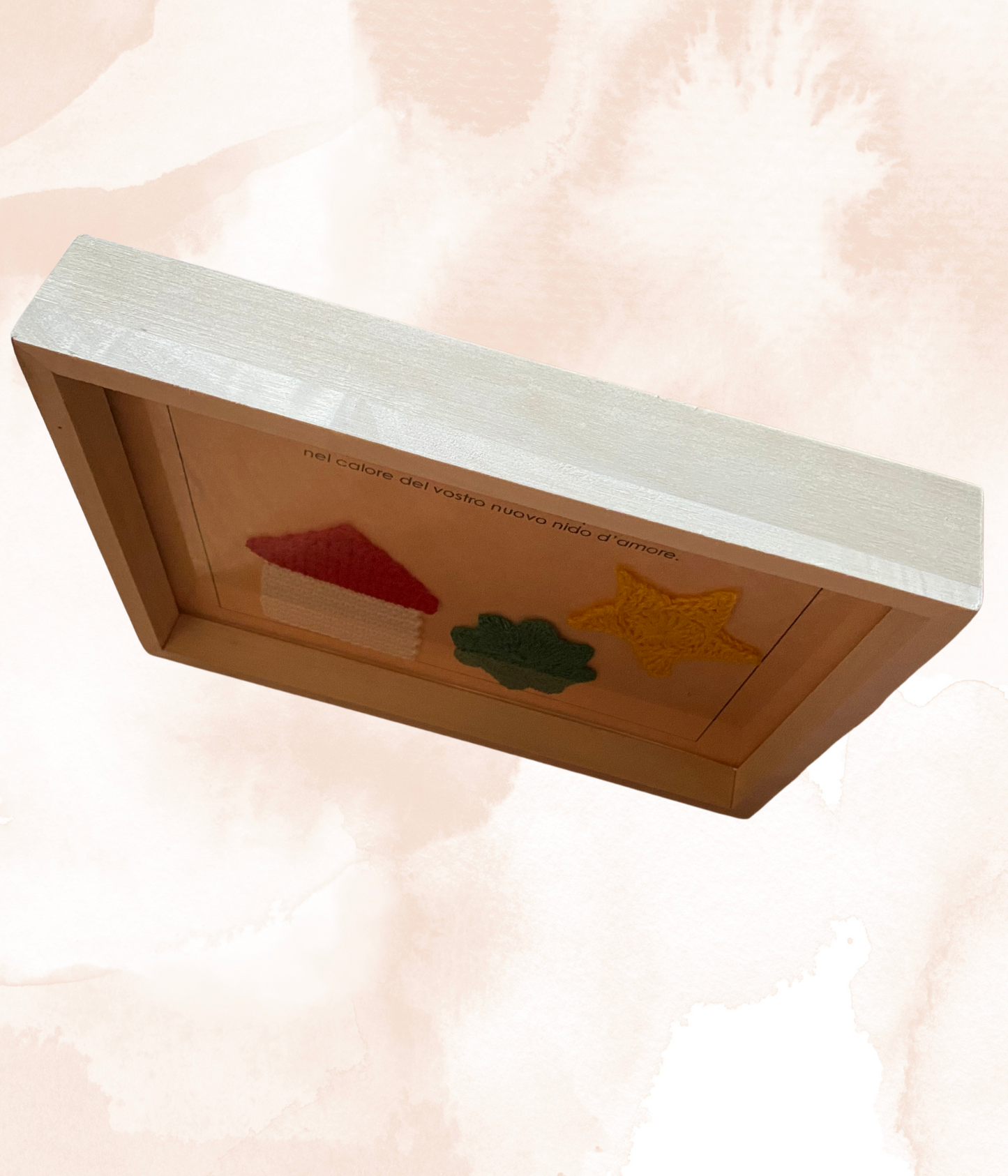 ‘Portauguriperte’ Cornice artigianale in legno e cotone uncinetto