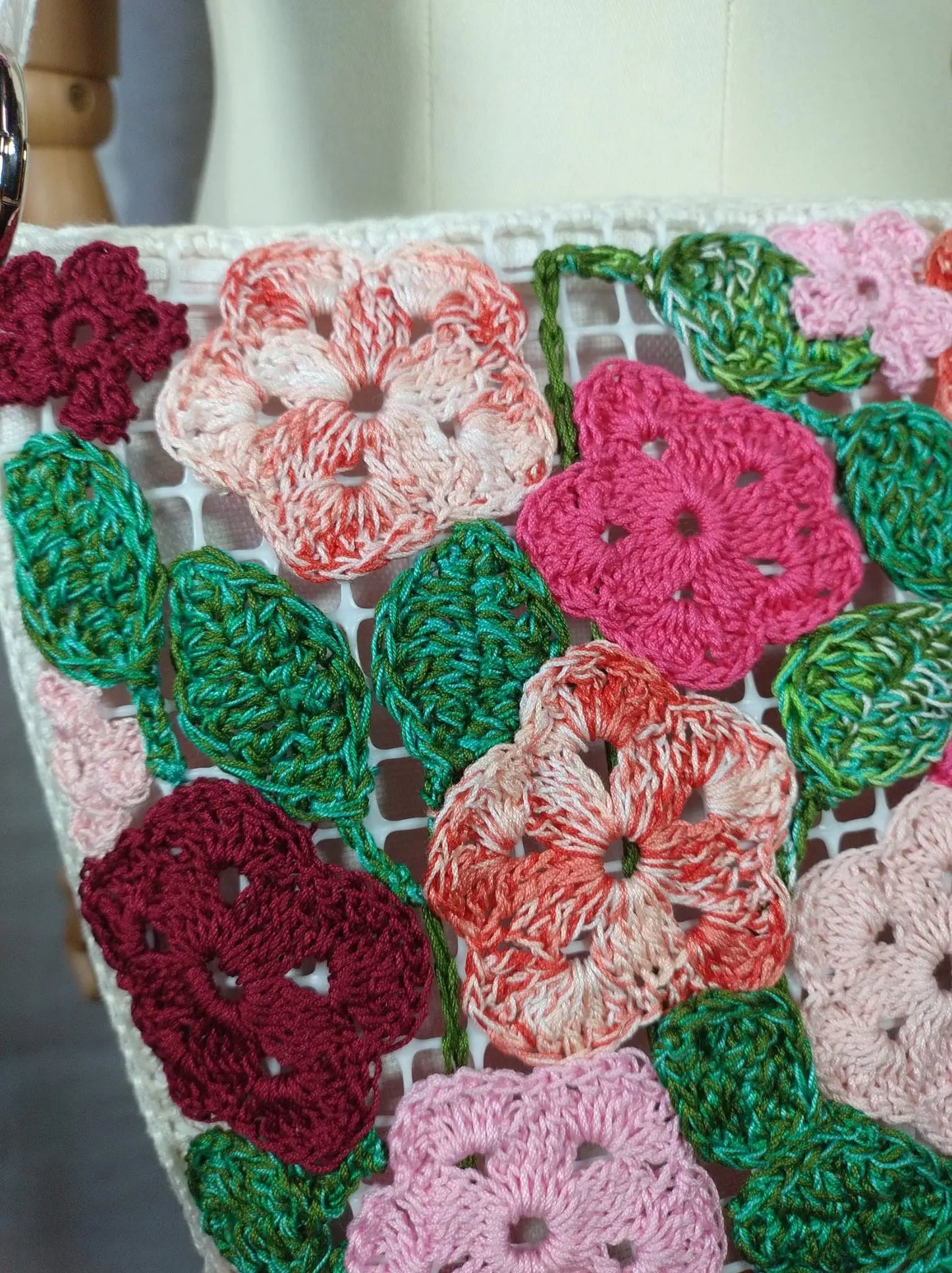 Antea - Borsa uncinetto Eleganza floreale handmade REM fatto a mano per te