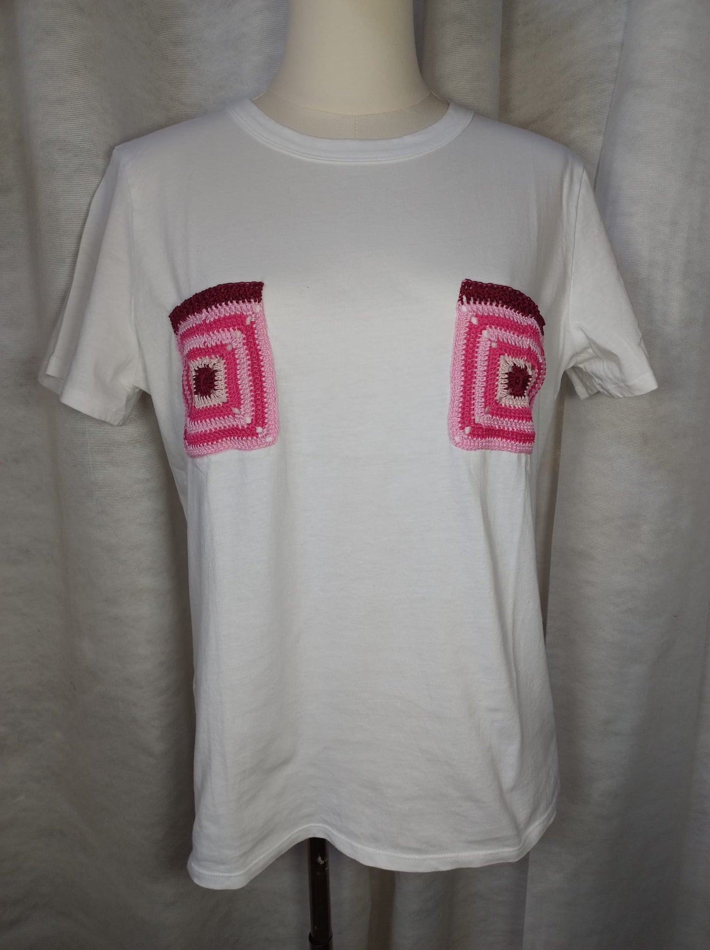 ‘Lillo’ il taschino: Un tocco handmade unico per la tua maglietta.