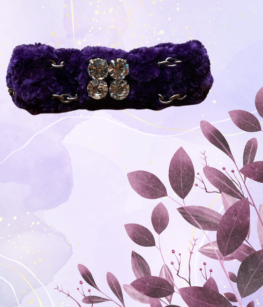 'Telma' Spilla in Ciniglia con Catena di Metallo - Unione di Texture e Luminosità