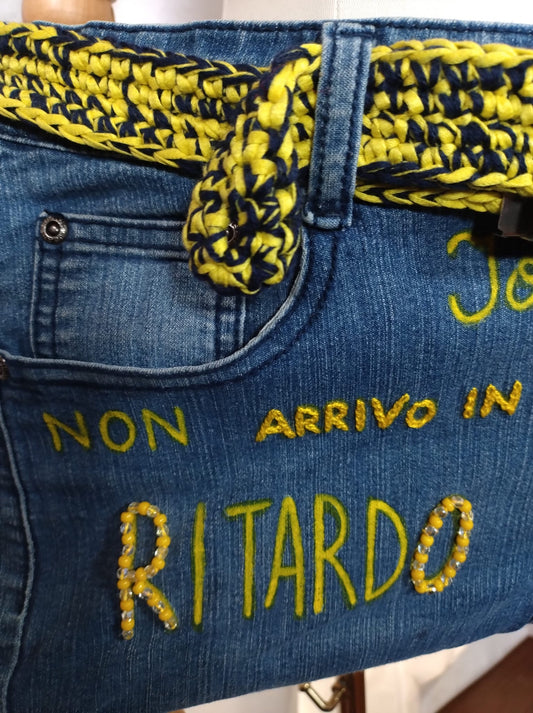 ‘Rita’ Borsa in Jeans Riciclato - Arte e Messaggio in Ogni Cucitura