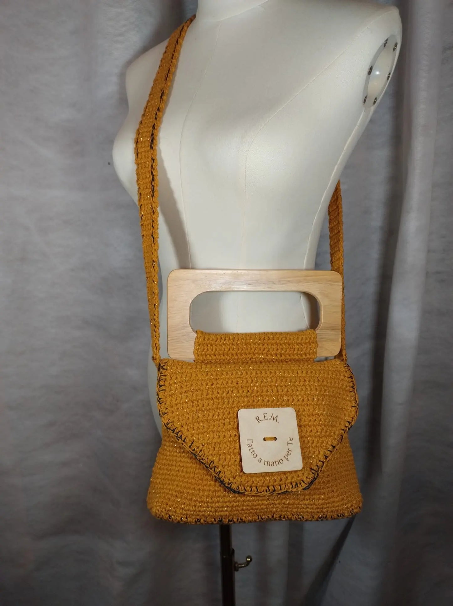 Alexis - Borsa uncinetto Design e artigianalità in contrasto perfetto REM fatto a mano per te