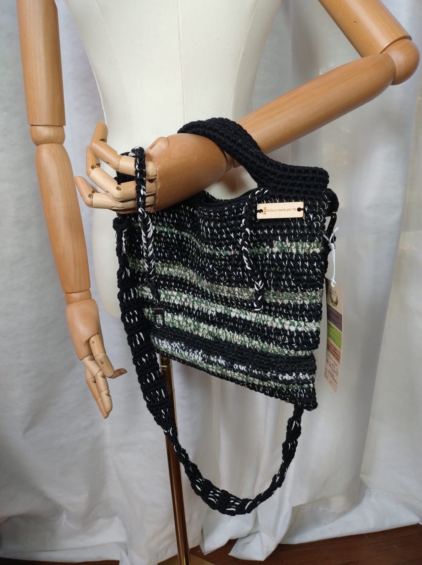 'Maria' Borsa in Lana Artigianale - Unione di Stile e Funzionalità