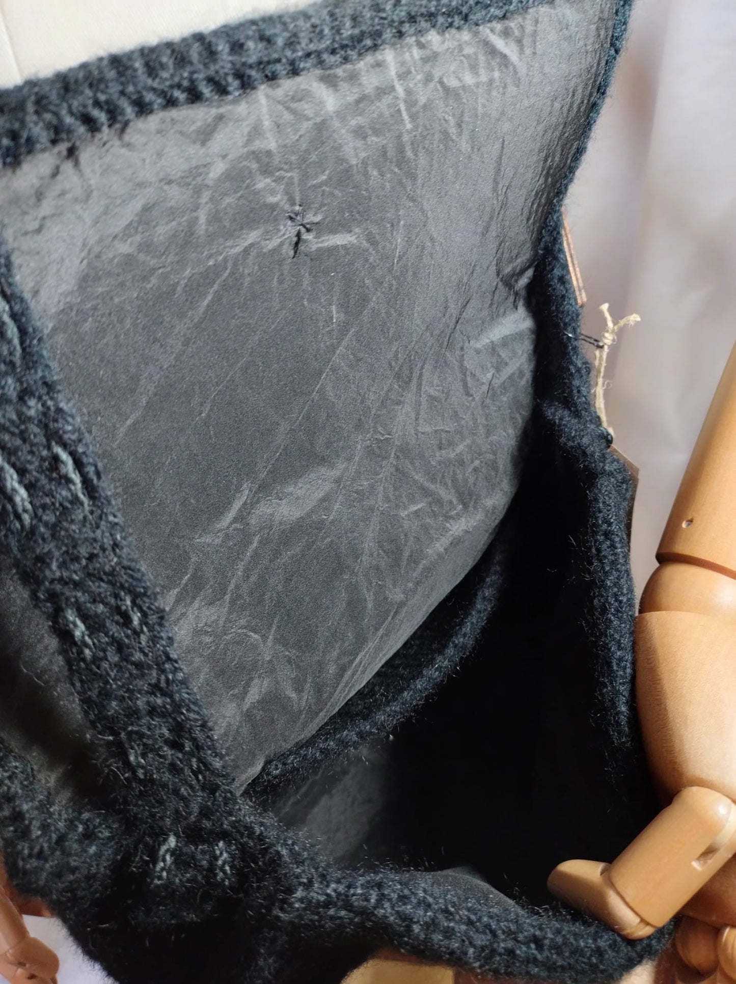 'Miriam' Borsa in Mohair all'Uncinetto - Eleganza Artigianale in Miniatura