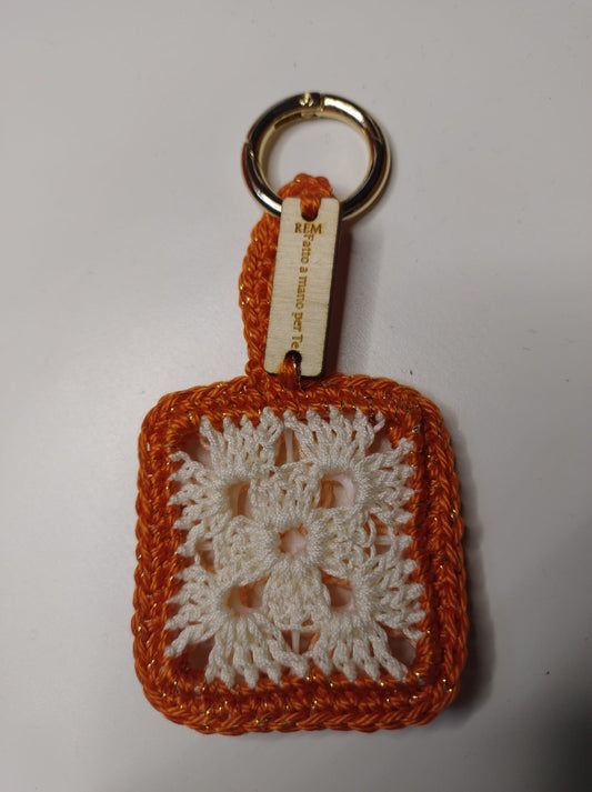 ‘Tiberio’ Portachiavi - Creatività e Stile in una Piastrellina