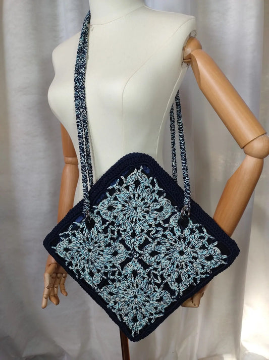 ‘Roberta’ Borsa con Piastrelle all'Uncinetto - Originalità e Praticità in ogni Viaggio rem_fattoamanoperte