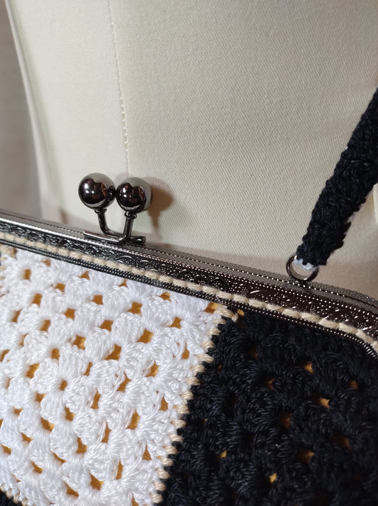 ‘Verena’ Borsa all'Uncinetto - Versatile Eleganza per Ogni Giorno