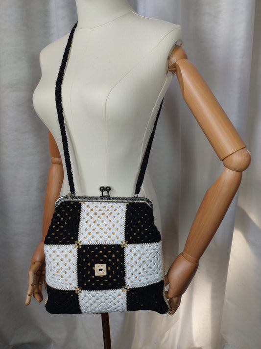 ‘Verena’ Borsa all'Uncinetto - Versatile Eleganza per Ogni Giorno