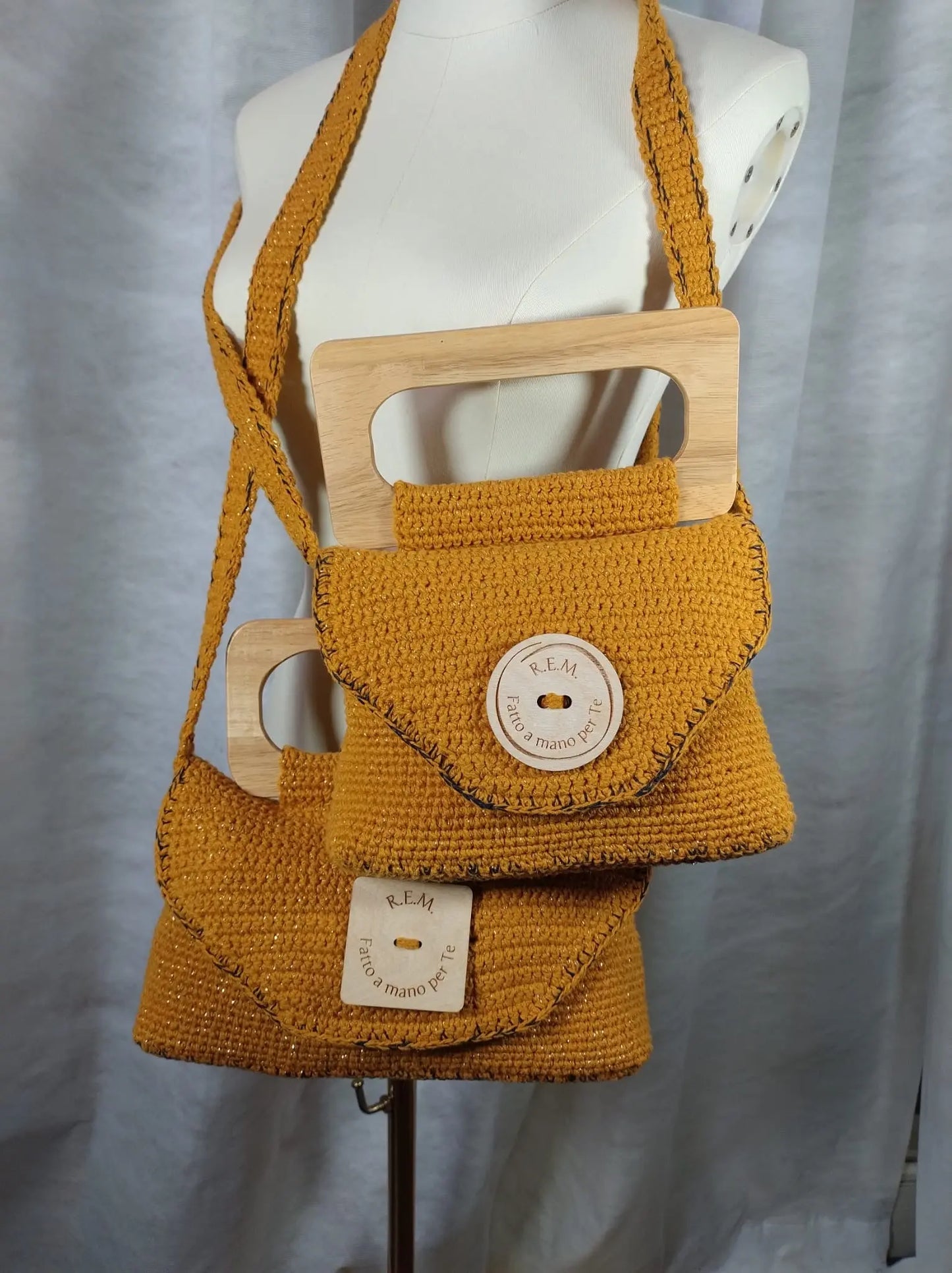 Alexis - Borsa uncinetto Design e artigianalità in contrasto perfetto REM fatto a mano per te