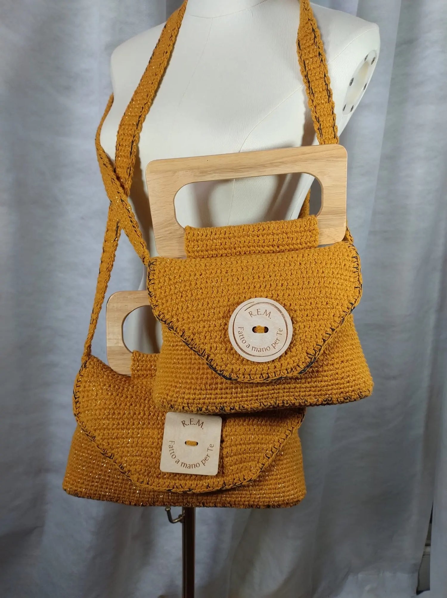 Alexis - Borsa uncinetto Design e artigianalità in contrasto perfetto REM fatto a mano per te