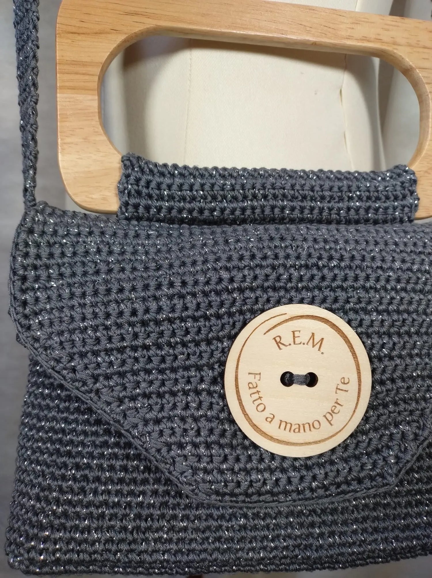 Alexis - Borsa uncinetto Design e artigianalità in contrasto perfetto REM fatto a mano per te