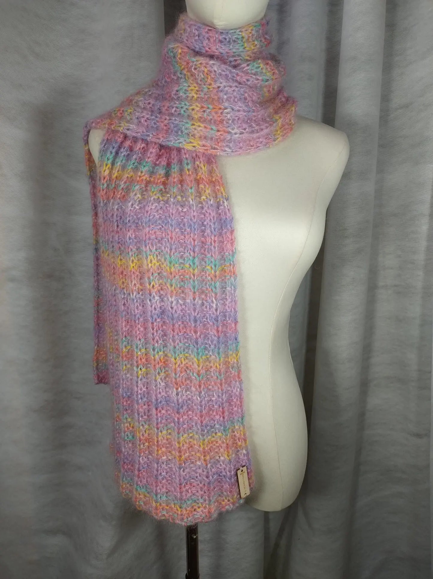'Cassandra' Sciarpa in Seta, Mohair e Lana Merino - Calore e Stile per Ogni Look rem_fattoamanoperte